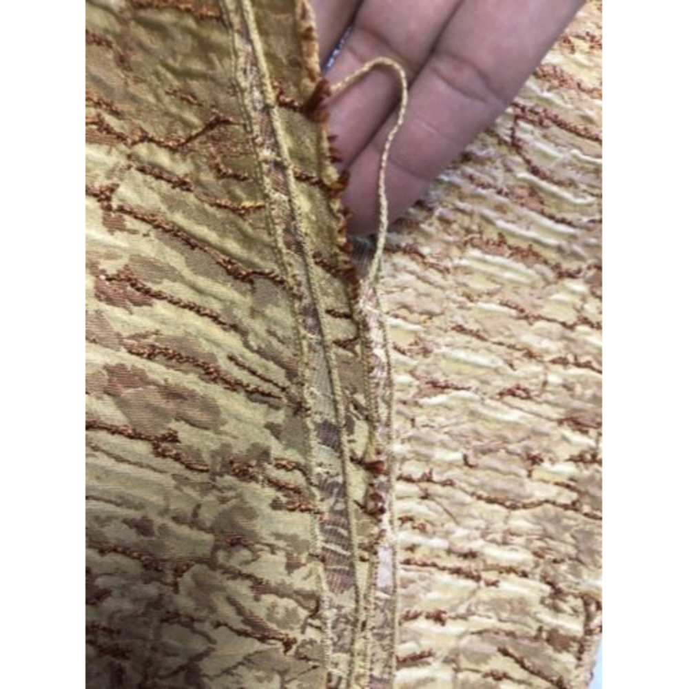 Tablecloth Commercial Used from Hotel & Casino Las Vegas 128"round Red Gold - Picture 8 of 8